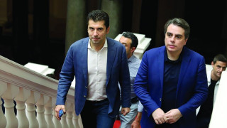 Депутат на Киро и Асен нахлул пиян на кирка на заседание на общинския съвет в Пловдив – квестори едвам го извели от залата