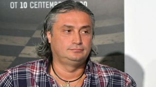 Джуди Халваджиан копае дъното. Пропи се и осъмва с проститутки