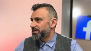 Депутатът Калин Вельов: Аз не съм политик, аз съм музикант! (виж тук)