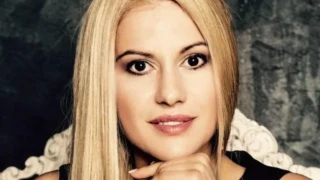 Бившата на Слави - Маги Ангелова учи на смирение в мрежата! (виж тук)