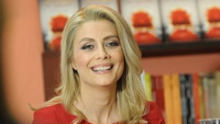 Венета Райкова: Безработна съм от днес! (преди броени дни се връща от Банско)