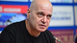 Слави Трифонов втрещи! (още подробности)