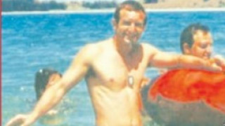 Уникален кадър! Вижте Румен Радев на море като млад (Ексклузивно фото)