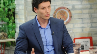 Българският лекар д-р Зарев е един от най-добрите в Света по трансплантация на коса.