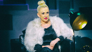 Сашка Васева събира дарения, за да прогледне (Певицата си откри сметка)