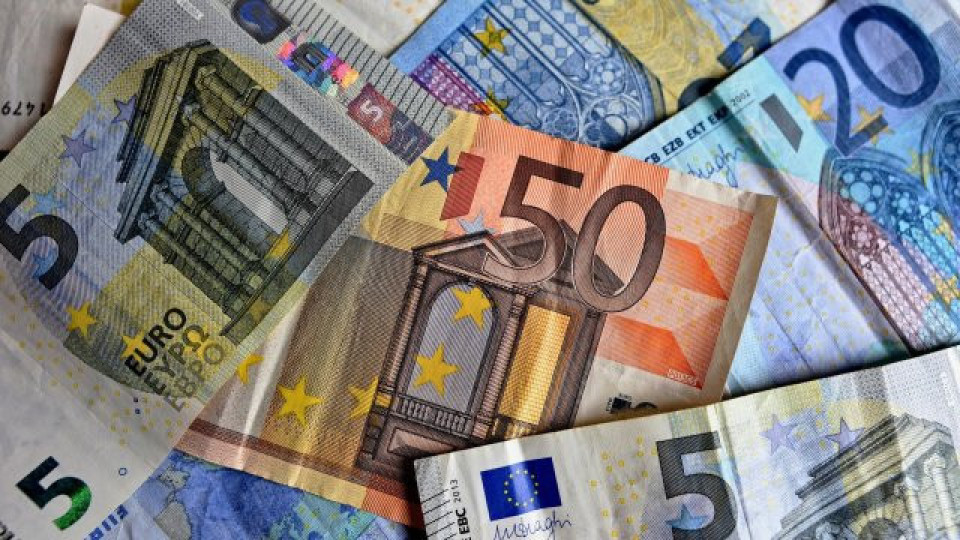 Евро и пандемия: Ще успее ли кризата да срине единната валута?