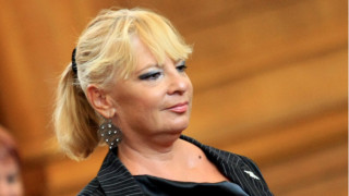 Нона Йотова заби нож в гърба на Халваджиян и Капките (Депутатката им издейства глоба - Подробности)