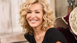 Изнервената Гала направи сеир на летището! (виж кой я извади от строя)