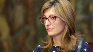Министър Захариева с важни новини за прибиращите се от чужбина!