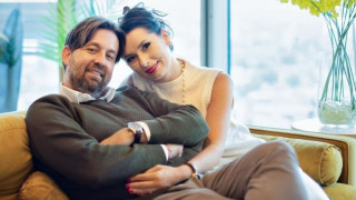 Гейша ли: Докато Наталия Кобилкина учи будали да "омайват" мъжете, нейният с любовница! (още за топ резила на годината)