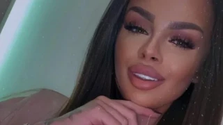 Падение: Виж как 15-годишната Сузанита... лапа в колата! (мрежата изригна, от ДАЗД скочиха - МНОГО СНИМКИ)