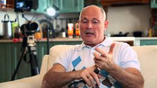 Знанията и рецептите му спасяват животи: Това е уникалната смес за прочистване на артериите от лечителя!