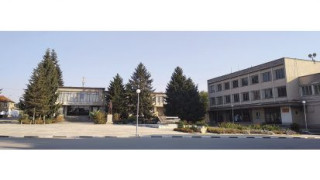 Нека помогнем на Валентин да види как растат внучетата му! (операцията е насрочена, но парите не стигат)