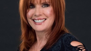 Кичка Бодурова направи родните телевизии на 2 стотинки! (виж тук)