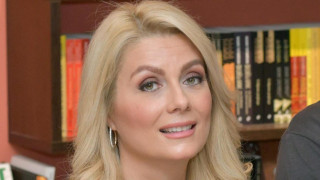 Венета Райкова: Не съм изживяла любовта на живота си, чакам я през 2020! (виж тук)