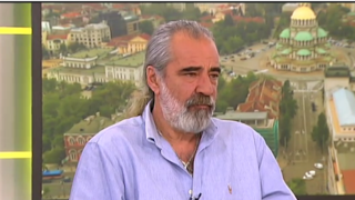 Евродепутатът Андрей Слабаков застава рамо до рамо с пчеларите! (виж тук)