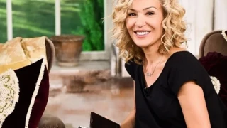 50-годишна ли? Тези СНИМКИ показаха истината за Гала!