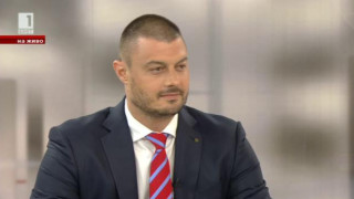 Бареков изригна: Посланията на Слави и Манолова са тъпи, наивни и неграмотни! (виж тук)