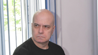 Вбесен Слави Трифонов захапа Огнян Герджиков! (още подробности)