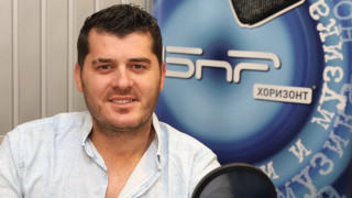 Непозната подлуди Лео Кадели: Тормози го посред нощ! (още подробности)