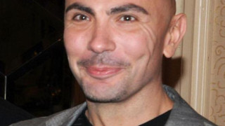 Росен Петров вдига сватба до морето