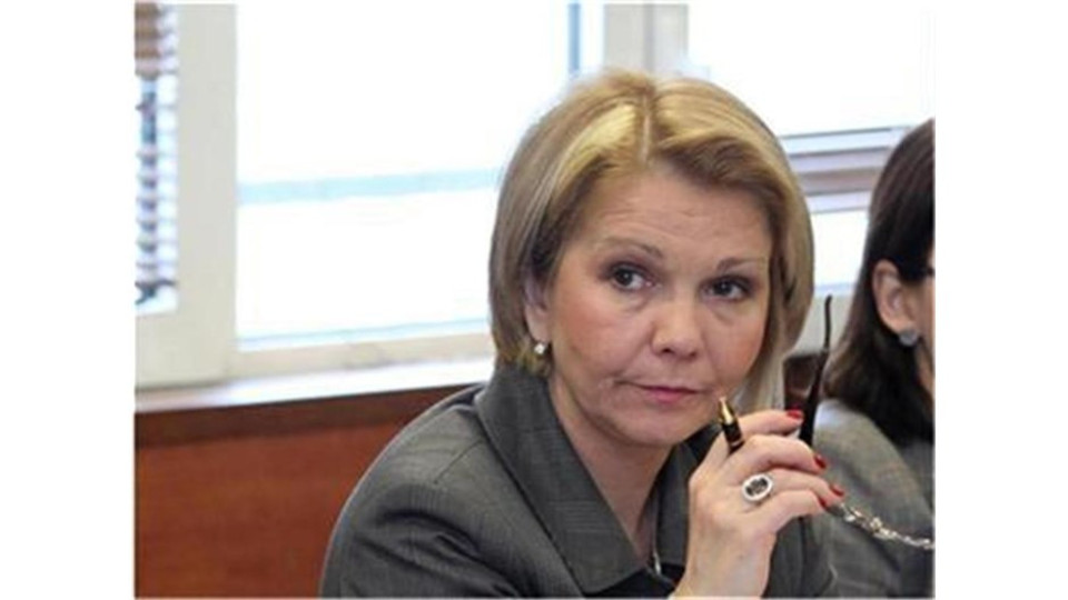 Изгонената от ДКЕВР излъгала и за диплома Изгонената от ДКЕВР излъгала и за диплома