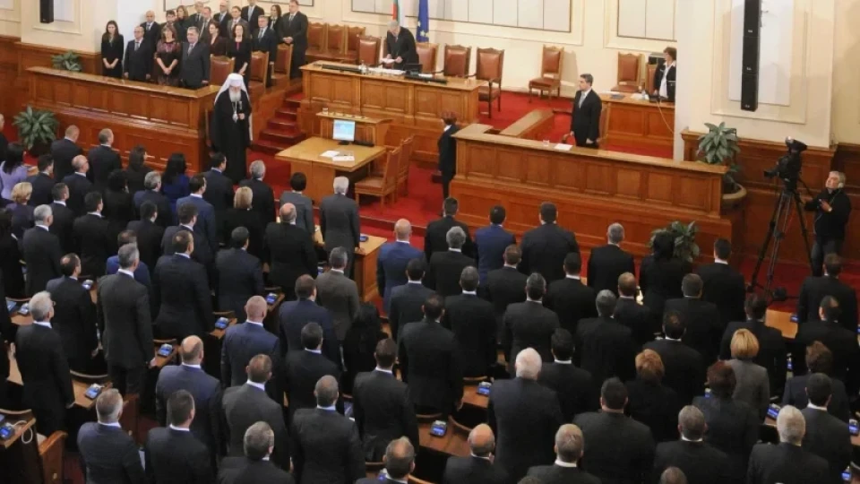 Бившите депутати нападат трудовата борса Бившите депутати нападат трудовата борса