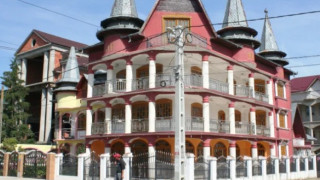 Цигански палати втрещиха мрежата!