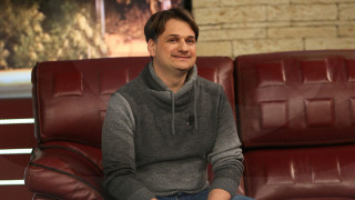 След последната актьорска вечер: Мариан Бачев разтърси мрежата! (виж тук)