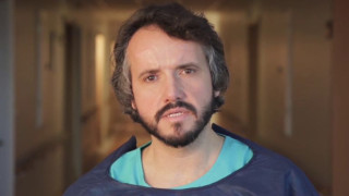 Неверният Калин Терзийски на колене пред жена си: Мазни й се с букети! (виж тук)