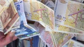 Служителка от НАП шантажира бизнесмени с такса „спокойствие“