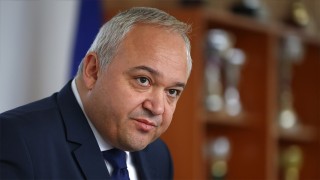 „Боец“ иска оставката на Демерджиев, не разследвал съмнителни връзки на президентския съветник Копринков