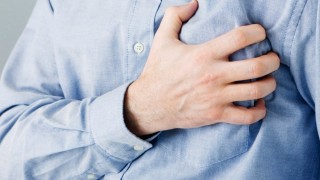 Вижте 4-те симптома, с които тялото ни предупреждава месец преди сърдечен удар