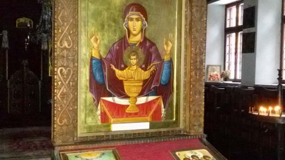Свети Мина и Богородица лекуват обявени за безнадеждни случаи