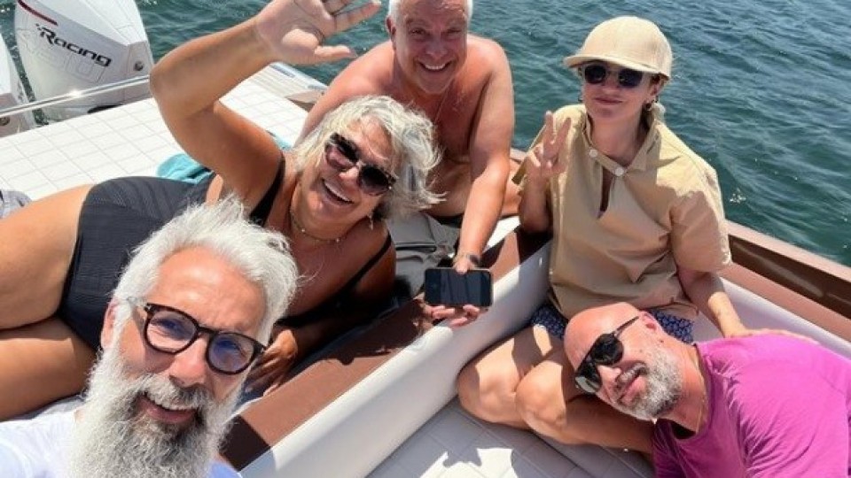 Марта Вачкова посрещна гостите по повод рождения си ден на яхта