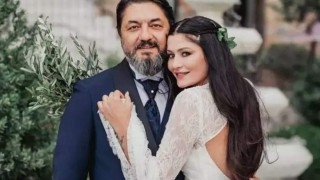 41-годишната Ферхунде най-после се престраши да мине под венчило