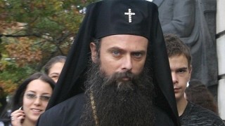 Дядо Николай е причината за „абсурдната“ наредба за назначаването на митрополитите
