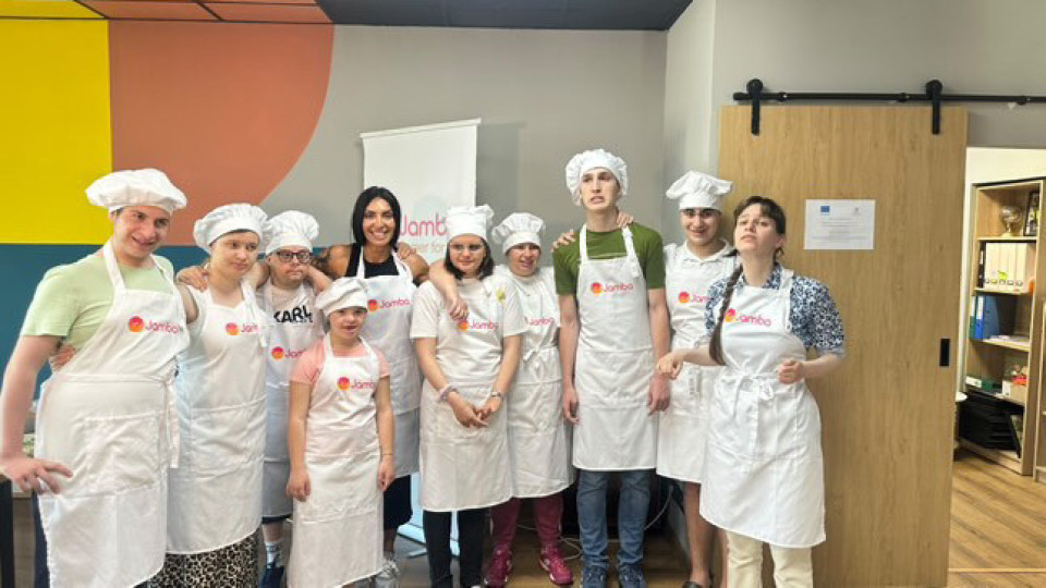 Благородно! Победителката в Hell’s Kitchen Златка Димитрова готви заедно с деца със специални нужди