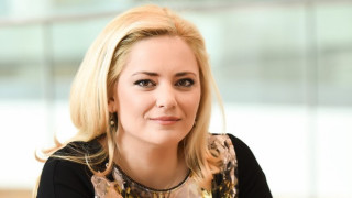 Лора Крумова е обсебена от Яворов