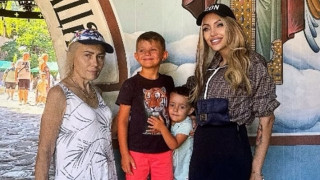 ВЪРХЪТ НА ТЪПОТИЯТА!! Джулиана Гани размаха карабина в Бачковския манастир! (ВИЖ ТУК)