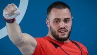 Шампионът Карлос Насар отново влюбен! „Главата му отвя“ дългокрака волейболистка (Снимки)