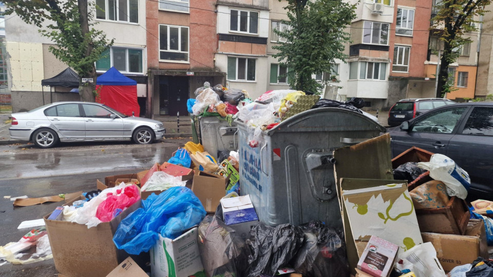 Боклукът на 300 000 жители: Препълнени контейнери в "Люлин" и "Красно село"