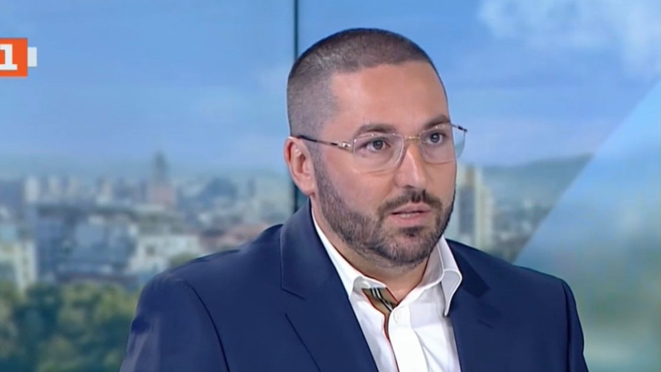 Николай Попов нокаутира Явор Нотев по БНТ