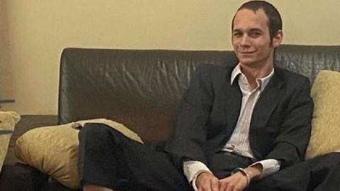 Хакерът „Кюлев“ жестоко пребит в ресторант от „УБИЕЦА НА ТРАКТОРА“ Хакерът „Кюлев“ жестоко пребит в ресторант от „УБИЕЦА НА ТРАКТОРА“