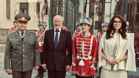 Внукът на Симеон Сакскобургготски стана гвардеец Внукът на Симеон Сакскобургготски стана гвардеец