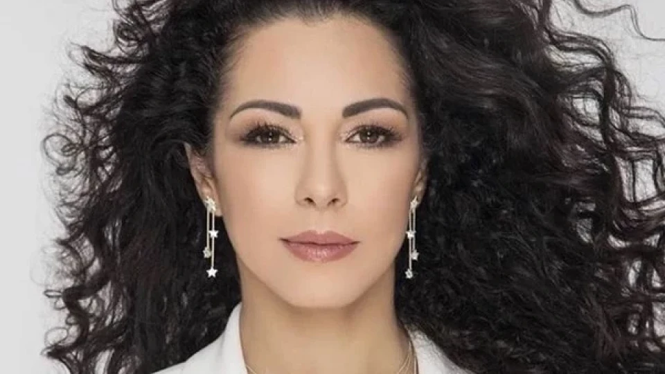 50 години и нито един мъж на хоризонта? Рожденият ден на Елена шокира феновете