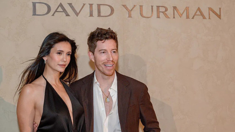 Сърцето й е разбито: Гневна и съсипана, Нина Добрев показа среден пръст на бившия си годеник Шон Уайт! (СНИМКИ)