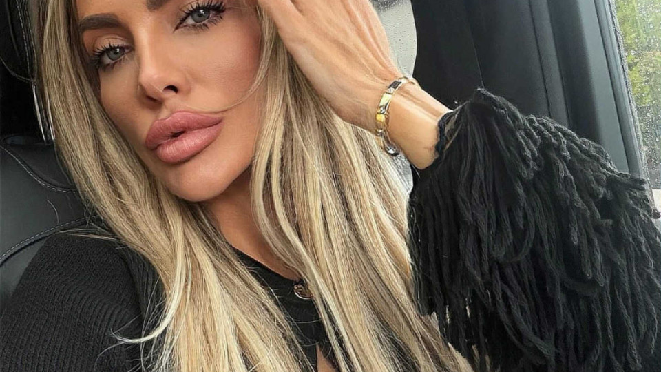 ТУШ!! Как Русата Златка стана Златка УСТАТА: Жената на Карен си изпраска джуки на половината лице! (СНИМКИ)