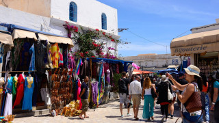 Тунис се превърна в капан за наивни туристи