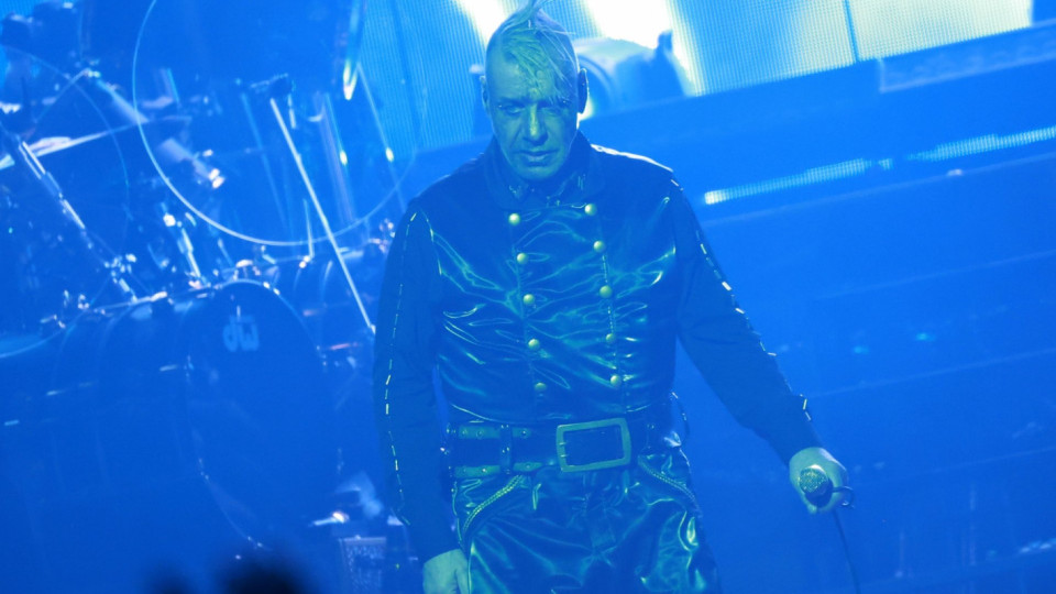 Тил Линдеман изпя в София всичко, от което се срамуваме